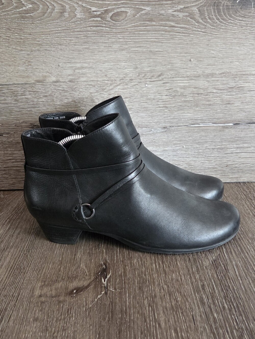 Abeo Maya Black Leather Ankle Boots Booties Size 10N (Narrow)